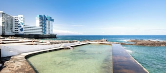 Vacation Home "La Carpinteria" with Private Terrace, Balcony & Wi-Fi