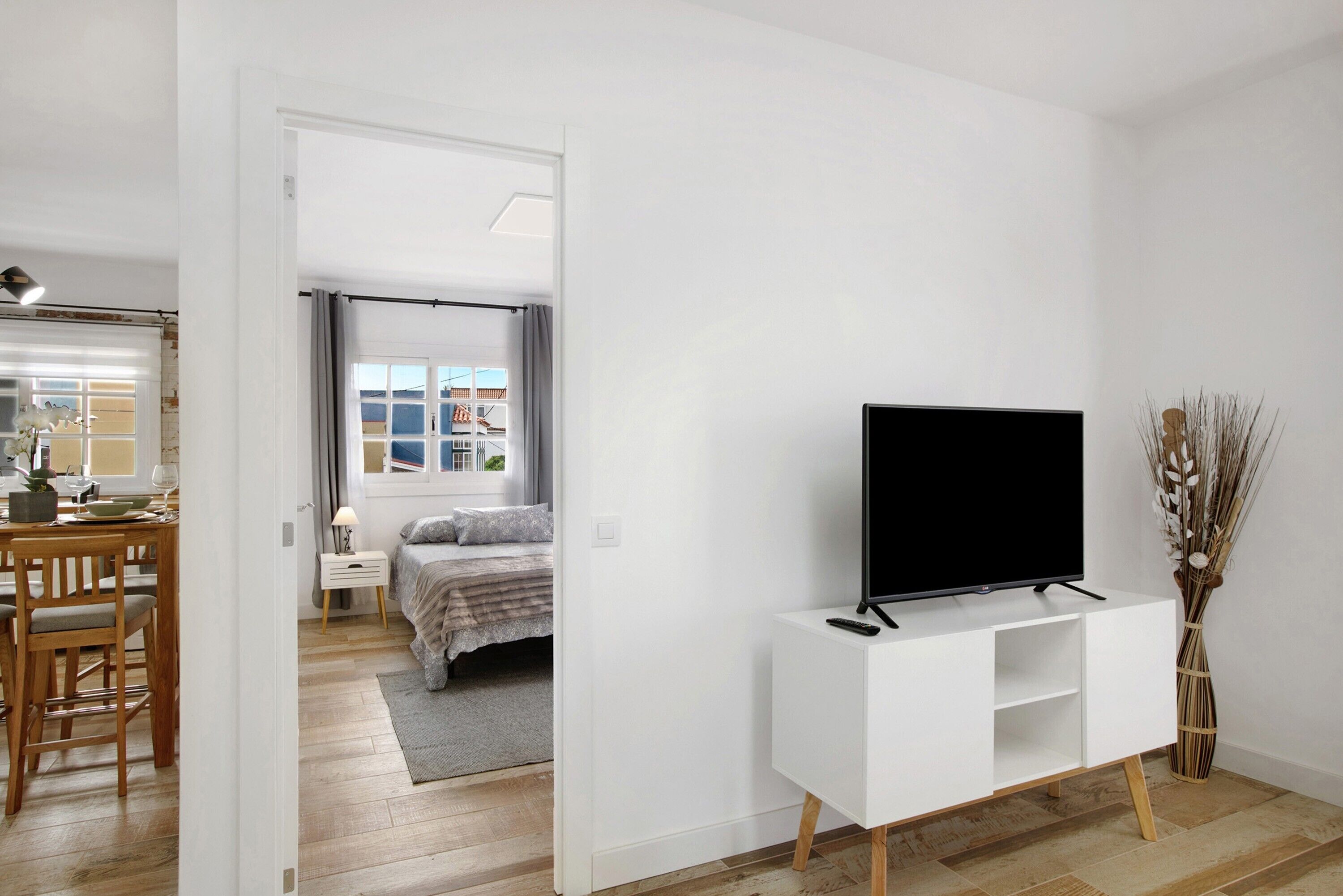 3 habitaciones, tabla de planchar con plancha y wifi gratis 