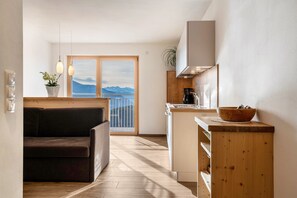 Interior - Apartment "Reiterhof Gaia" with Mountain View, Private Garden & Wi-Fi (San Genesio Atesino)