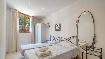 5 slaapkamers, een strijkplank/strijkijzer, gratis wifi, beddengoed