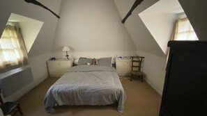 7 bedrooms, iron/ironing board, travel cot, free WiFi