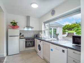 Fridge, microwave, oven, toaster - Walk to 2 beaches from eth front door (Renvyle, Co. Galway)