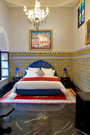 Deluxe Double Room | Egyptian cotton sheets, premium bedding, down comforters, minibar - Riad Dar Chrifa (Rabat)