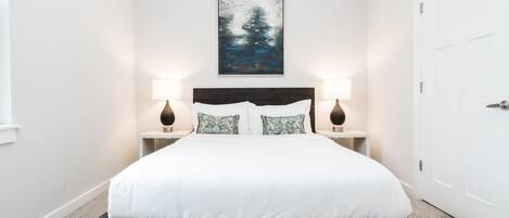 2 habitaciones, tabla de planchar con plancha, wifi y ropa de cama