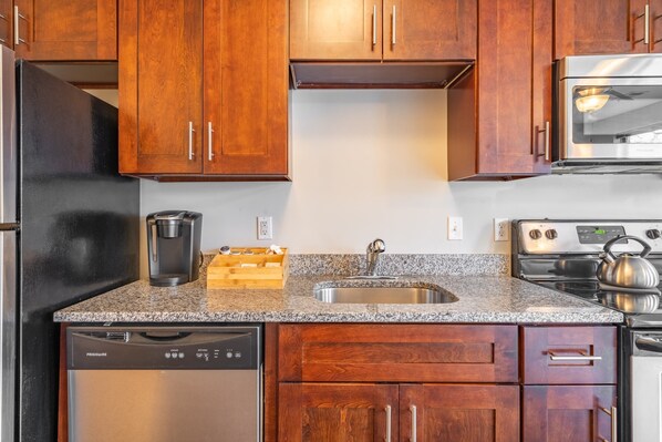 Fridge, microwave, oven, stovetop