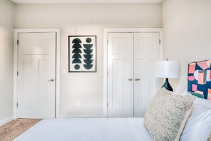 1 habitación, tabla de planchar con plancha, wifi y ropa de cama 