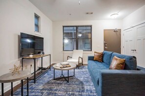 TV, Netflix, Hulu og strømmetjenester