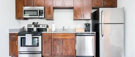 Fridge, microwave, oven, stovetop