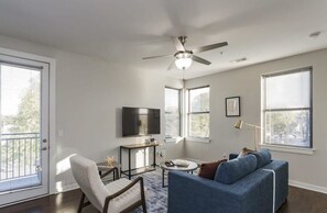 TV, Netflix, Hulu, streaming services