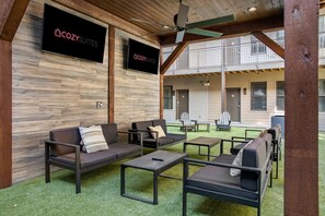 المنطقة المحيطة بالمنشأة