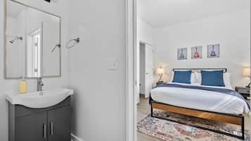 1 habitación, tabla de planchar con plancha, wifi y ropa de cama