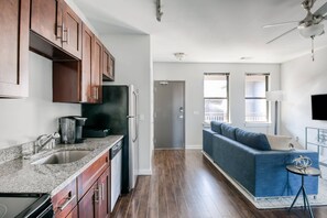 Interior - CozySuites Music Row Modern 1BR with free parking! 47 (Nashville)
