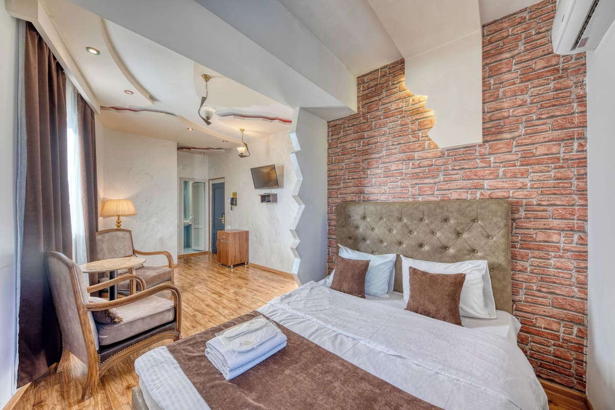 standard double room | 1 bedroom, premium bedding, down duvets, blackout curtains