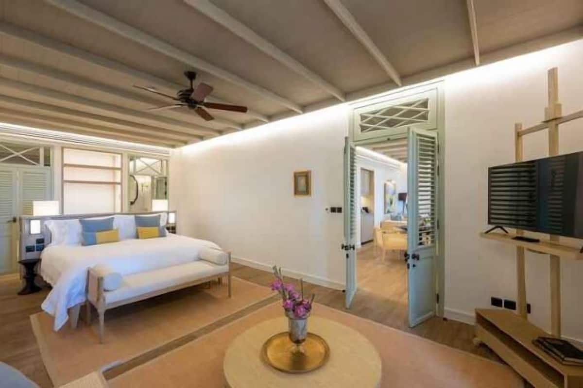 2 bedrooms, free minibar items, soundproofing, free cribs/infant beds