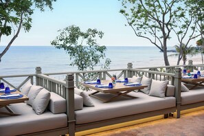 Khu ẩm thực ngoài trời