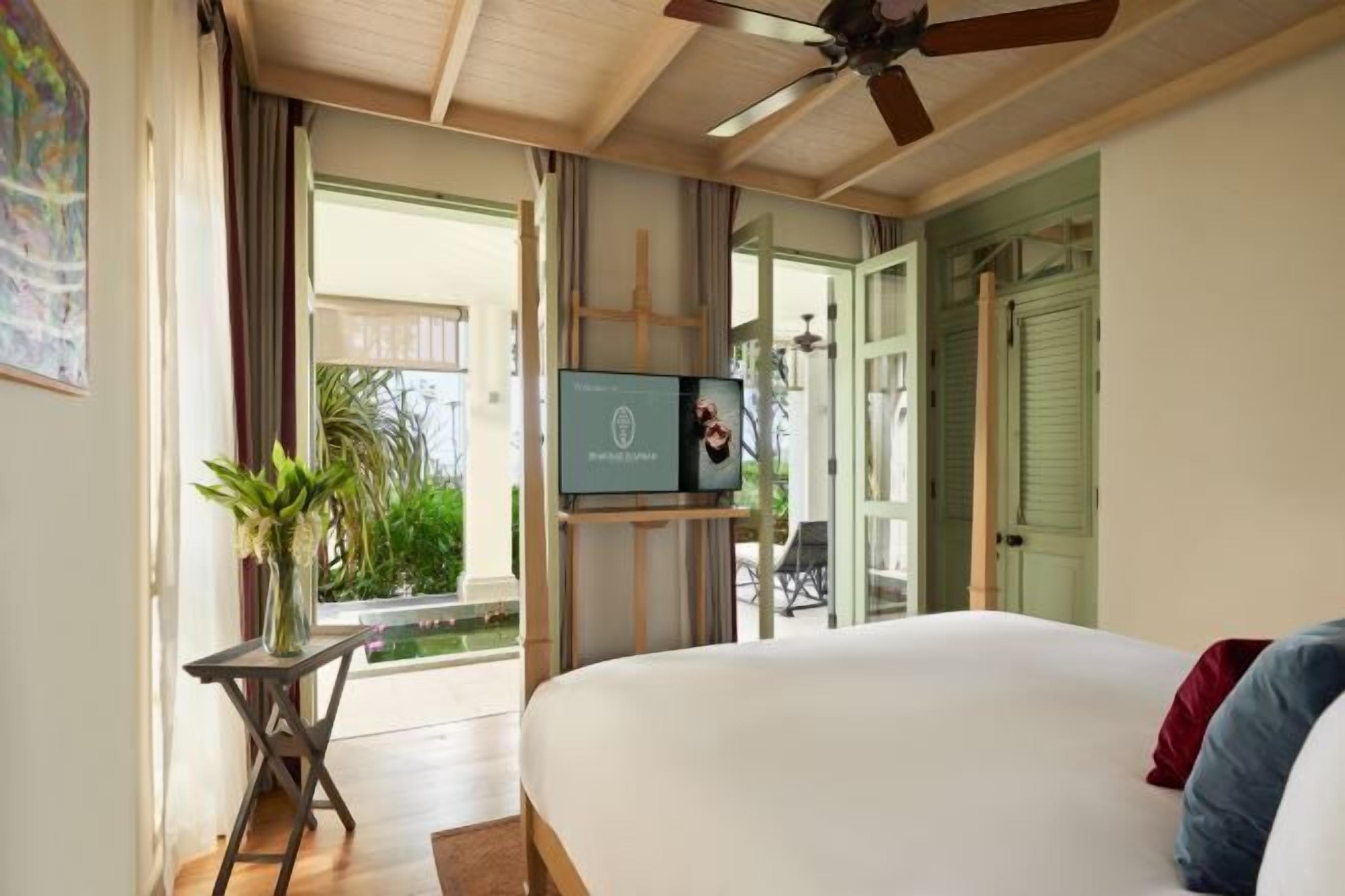 Free minibar items, soundproofing, free cribs/infant beds, free WiFi