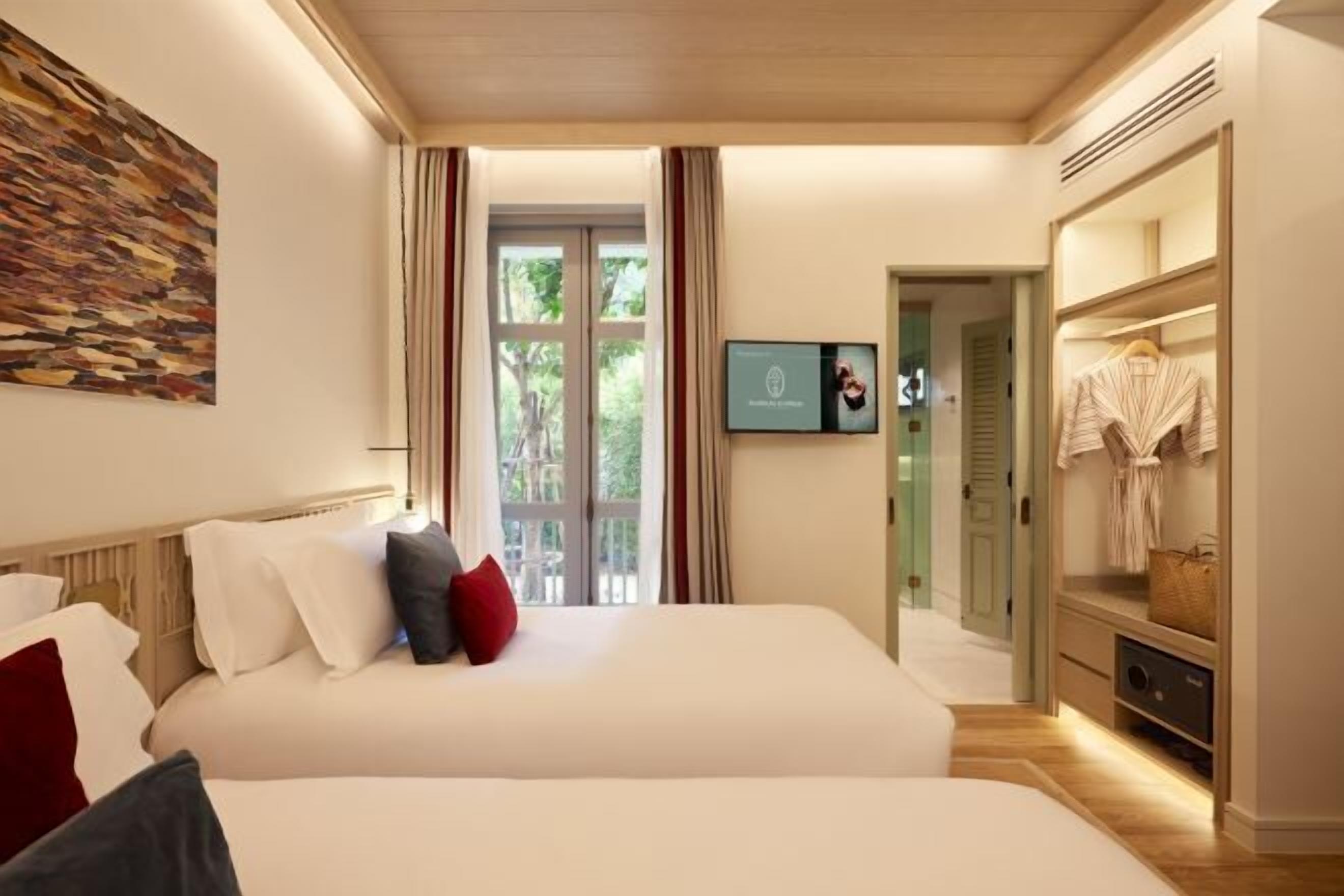 Free minibar items, soundproofing, free cribs/infant beds, free WiFi