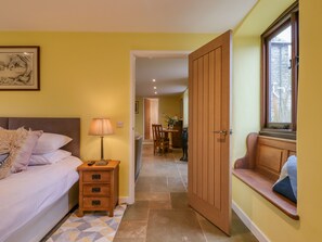 1 bedroom, individually decorated, individually furnished, free WiFi