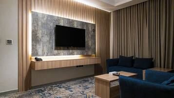 Camas con efecto memoria, minibar, cortinas blackout y insonorización