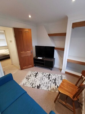 Comfort Townhome | Living area - Beargarden Road Banbury (Banbury)