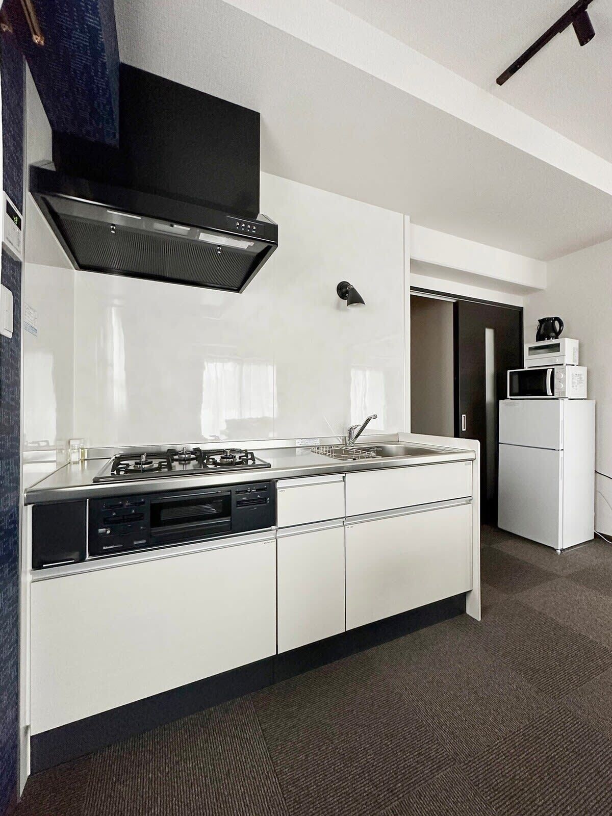 冰箱、微波炉、炉灶、厨具/餐具