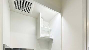 Fridge, microwave, stovetop, cookware/dishes/utensils