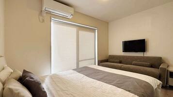 1 habitación, tabla de planchar con plancha, wifi y ropa de cama