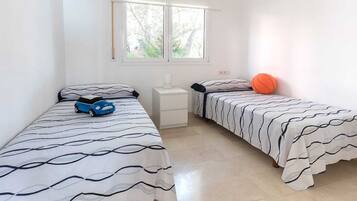 2 Schlafzimmer, Bügeleisen/Bügelbrett, Reisekinderbett, WLAN