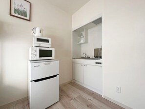 Fridge, microwave, stovetop, toaster