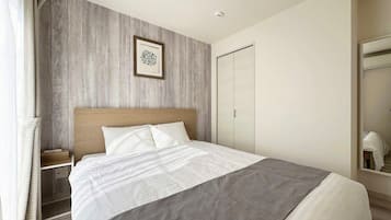 2 habitaciones, escritorio, tabla de planchar con plancha y wifi