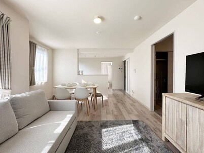 Spacious 2BR Apartment very near the Station