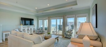 Flamingo Villa - Oceanfront B Luxury Home, Hot Tub, 6 bed 4.5 bath