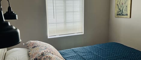 1 chambre, fer et planche à repasser, Wi-Fi gratuit, draps fournis