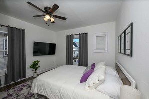 6 habitaciones, escritorio y tabla de planchar con plancha 