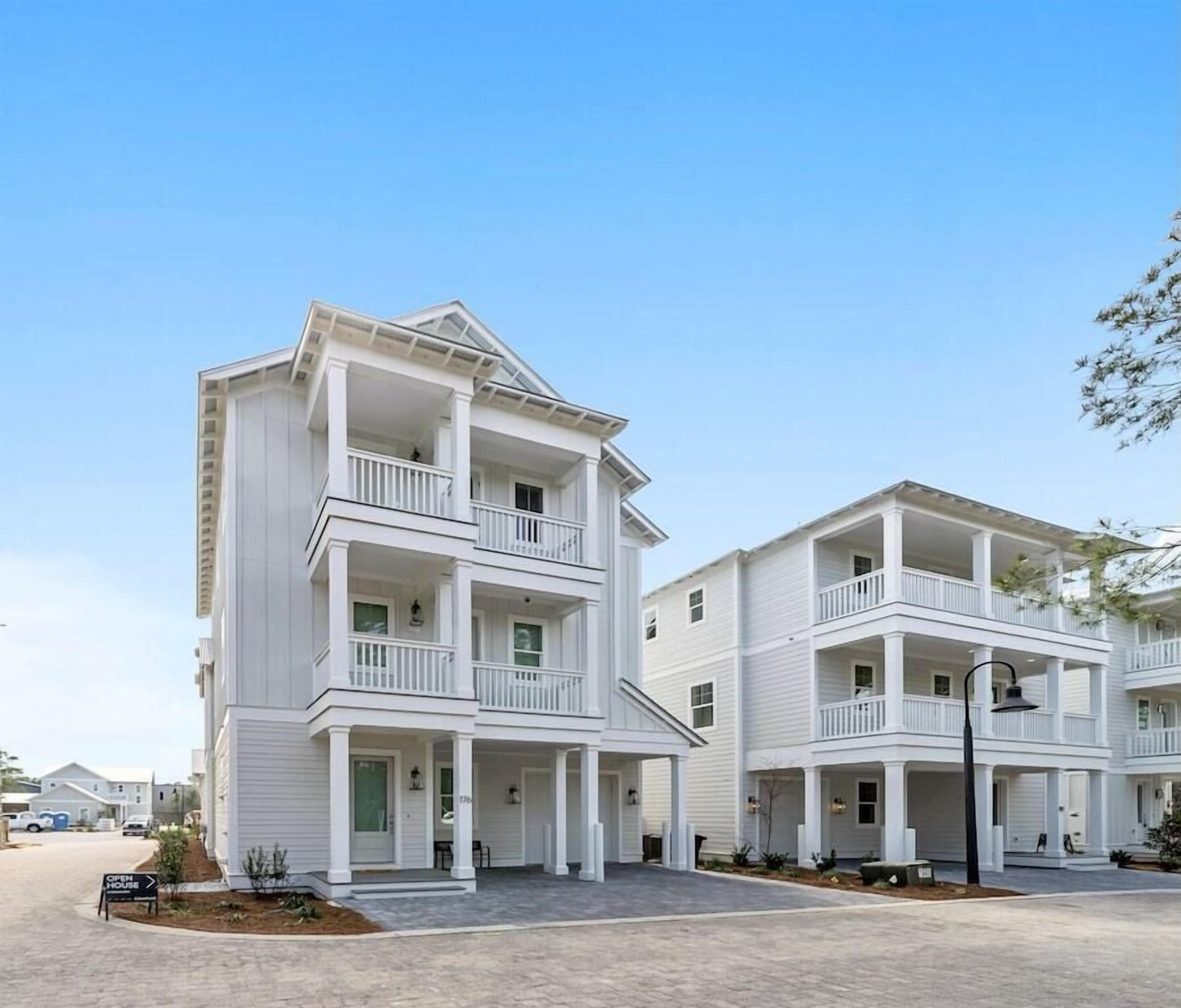 Spacious BRAND-NEW Grayton Beach home, pool + golf cart & bikes. 5 min to beach!