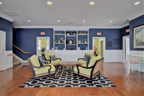 Ready for the Beach?  Family Sized Condo Close to Everything!!