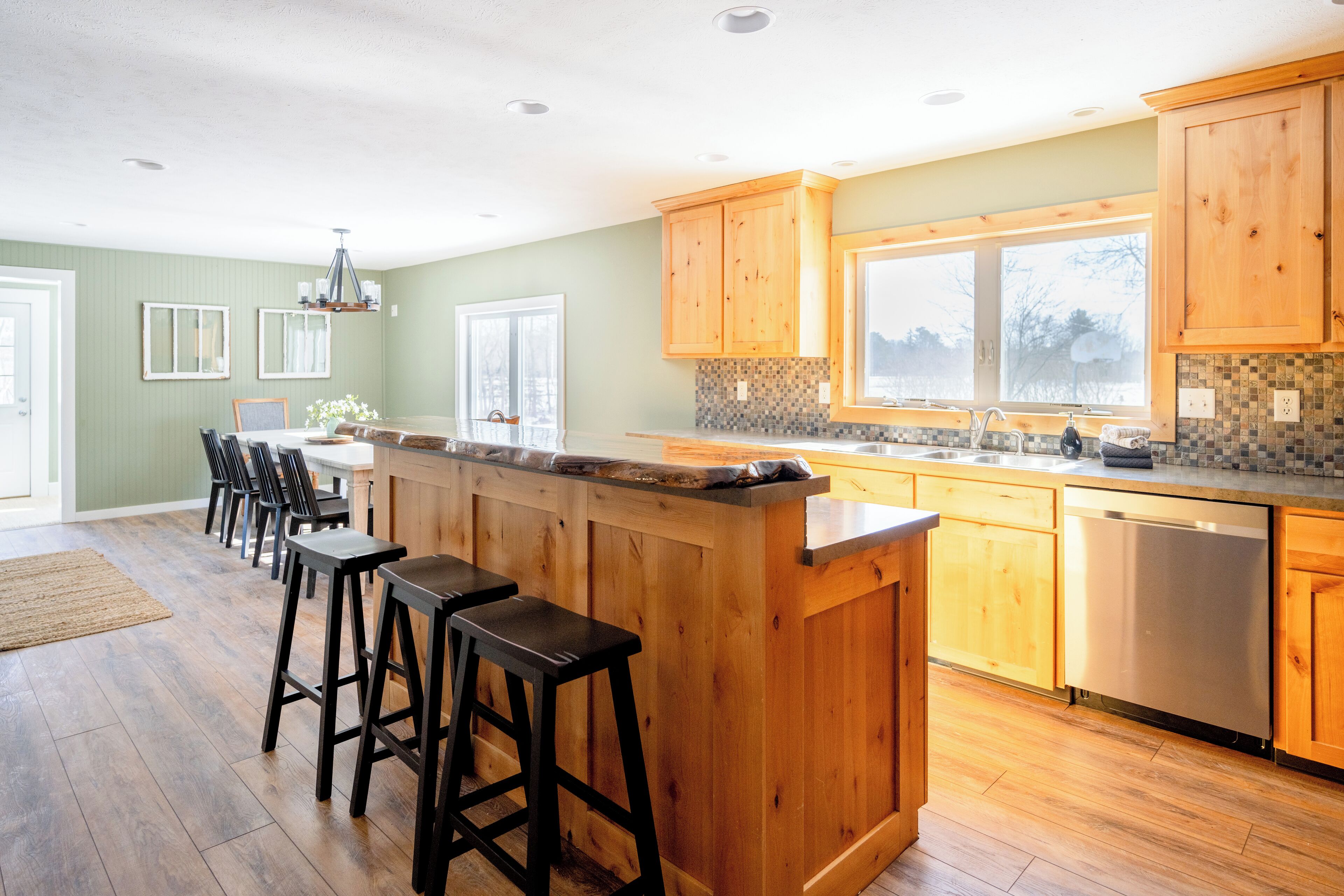 冰箱、微波炉、烤箱、炉灶