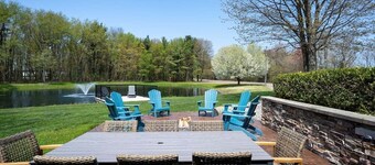 Peaceful 5-acre Retreat w/ Fishing Pond