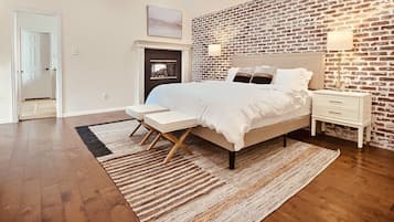 5 habitaciones, escritorio, tabla de planchar con plancha y wifi