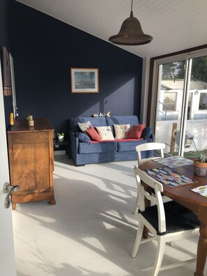 Télévision, livres, chaßne hi-fi