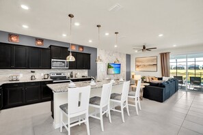 Frigorifero, microonde, forno, lavastoviglie