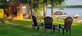 Stunning Lakehouse with all the luxuries of home