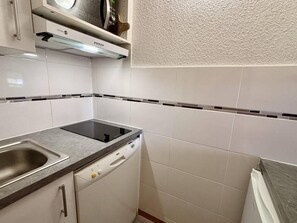 KylskÄp, mikrovÄgsugn, ugn och diskmaskin