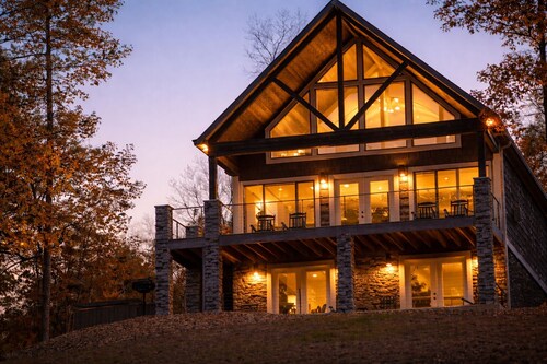 Lakefront Escape | Hot Tub | Kayaks | Fishing | ATV Trails