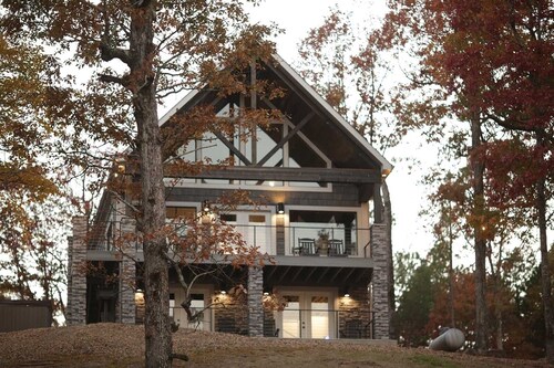 Lakefront Escape | Hot Tub | Kayaks | Fishing | ATV Trails