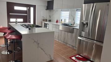 Fridge, microwave, oven, coffee/tea maker
