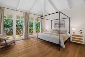 5 chambres, fer et planche à repasser, lit de bébé portatif