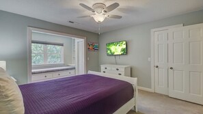 Interior - 11 43rd Avenue by Avantstay Pool + Close to Beach! (Isle of Palms)