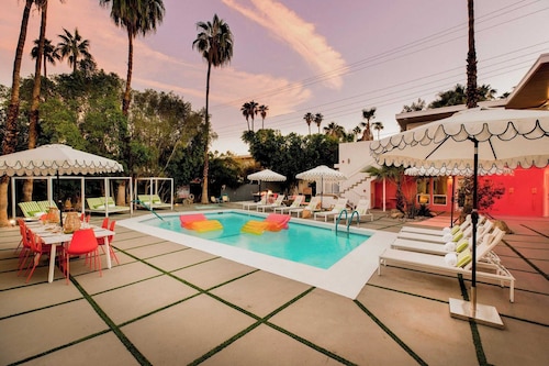 The Wesley by Avantstay A 10 BR Private Boutique Hotel Experience in the Heart of Palm Springs