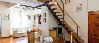 Ancient App. Immersed in History